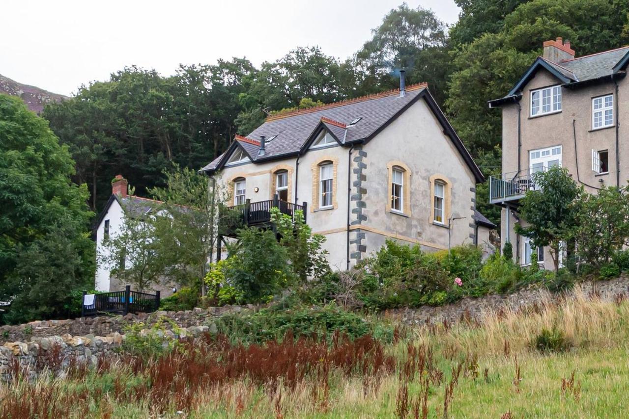 Converted Chapel, Stunning Sea & Mountain Views! Penmaen-mawr Kültér fotó
